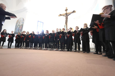 Letni koncert Komorni zbor Fran Gerbič, gostje MePZ Postojna 19 Foto Ljubo Vukelič